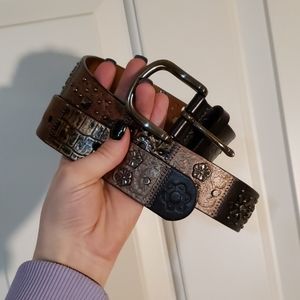 ‼️Closeout‼️ 
Fossil leather Belt w embellishments